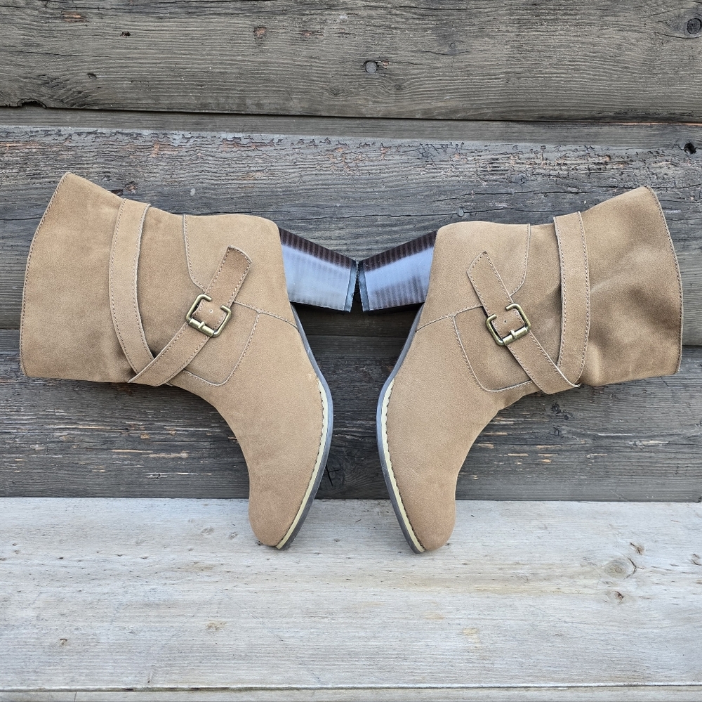 Muk Luks NEW!! Western Boho, Vegan Suede, Block Heel, Comfort Bootie 8M - Picture 12 of 16